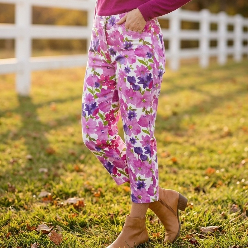 Bill Blass Petite Jeans Floral Capri Pants Pink Purple Stretch Size 10P NWT